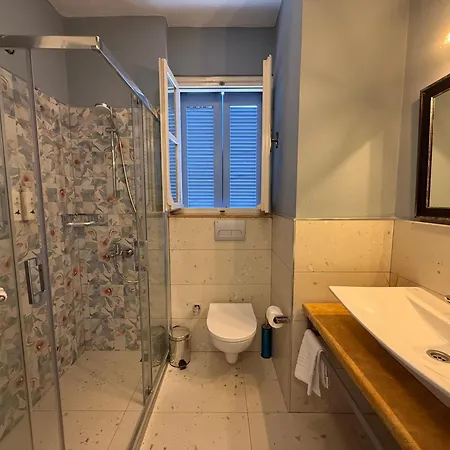 Gule Cunda Hotell