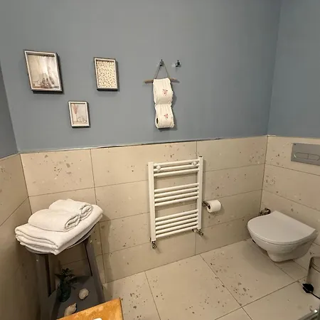 Gule Cunda Ayvalı