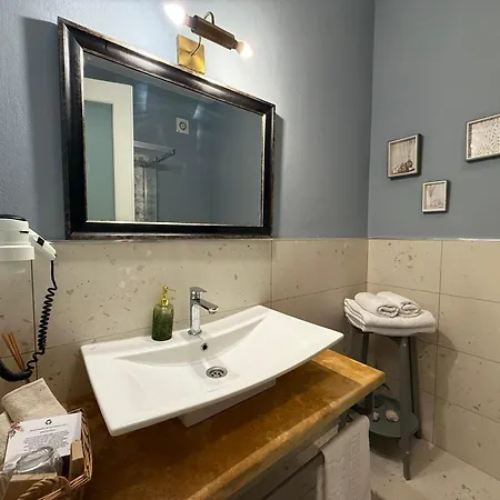 Gule Cunda Ξενοδοχείο