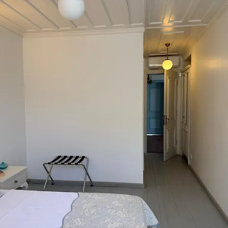 Gule Cunda Ξενοδοχείο *