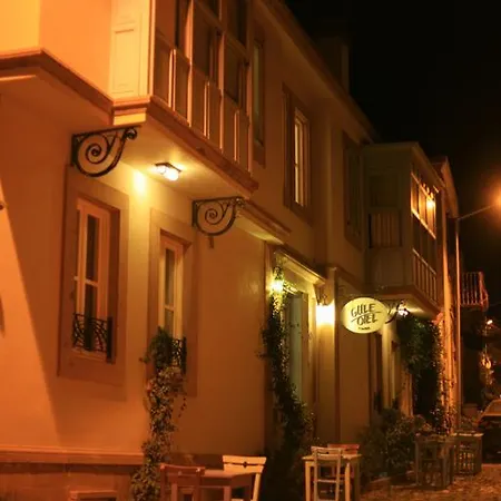 Hotel Gule Cunda