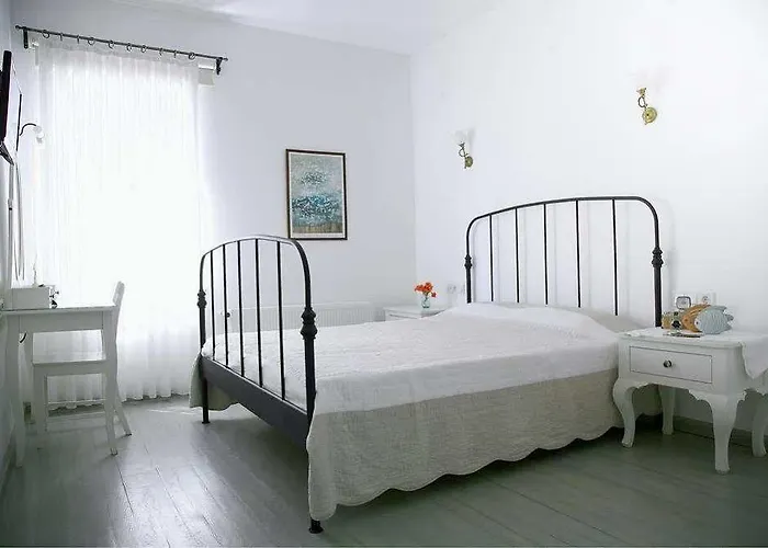 Gule Cunda מלון *